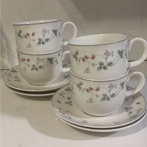 Strawberry Fayre - Royal Daulton 4 cups and Saucers